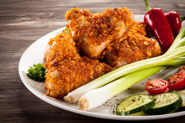 Grilled chicken nuggets and vegetables