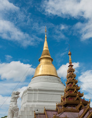 Fototapeta premium Golden pagoda in the temple