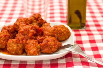 meatballs in tomato sauce