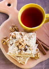 Apple, walnut crumble
