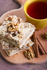 Apple, walnut crumble