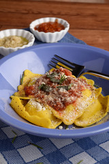 RAVIOLI WITH CHEESE AND ARTICHOKE