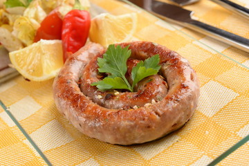 SAUSAGE WITH ONION AND CONTOUR