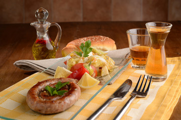 SAUSAGE WITH ONION AND CONTOUR