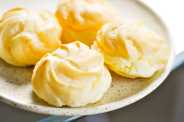 eclair,choux cream, choux pastry