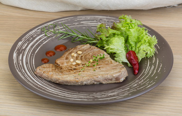 Grilled tuna steak