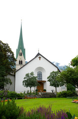 Fototapeta na wymiar Pfarrkirche in Mayrhofen - Zillertal - Alpen