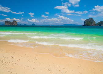 Serene Waters Vacation Wallpaper