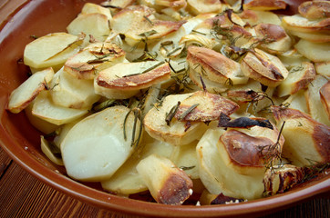 Potato and onion gratin