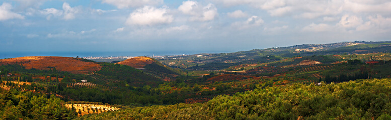 Fototapeta na wymiar Panoramic view over open countryside