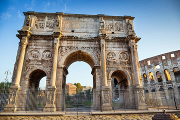 Fototapeta na wymiar Arch of Constantine is a triumphal arch in Rome