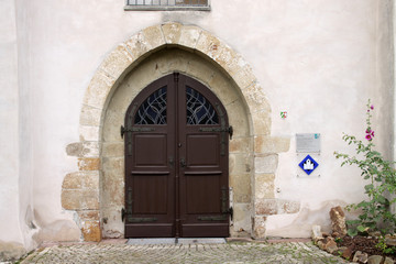 Fototapeta na wymiar Tür der Schwalenberger Kirche