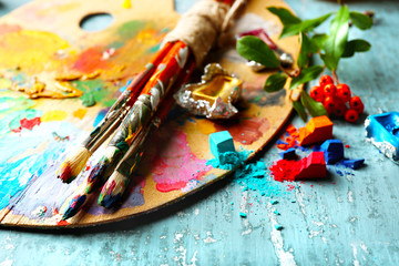 Obraz premium Beautiful still life with professional art materials, close up