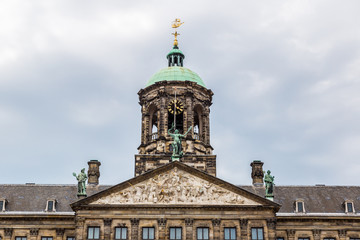 Fototapeta na wymiar Clock tower in Amsterdam