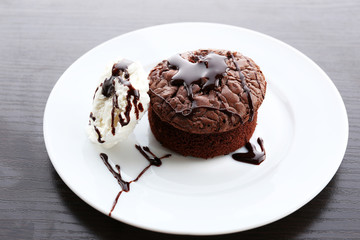 Hot chocolate pudding with fondant centre, close-up