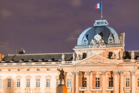 Fototapeta Ecole Militaire in Paris, Military School building at night