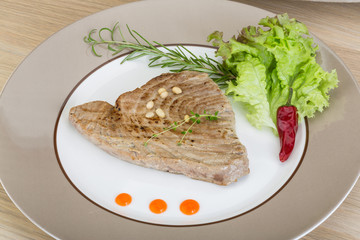Grilled tuna steak