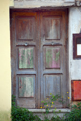 Fototapeta na wymiar Italian style wooden door