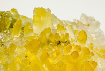 makro Bergkristall, teils gelb