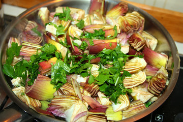 The vegetables in the pan