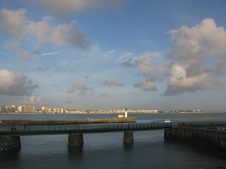 Beaux nuages sur les Sables-d'Olonne le soir