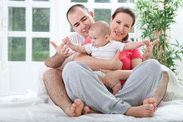Obraz premium Adorable beautiful happy family
