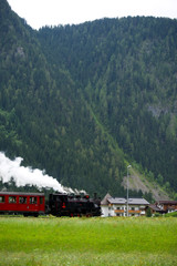 Zillertalbahn in den Alpen - Österreich