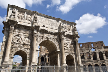Fototapeta na wymiar Arch of Constantine and Colosseum or Coliseum