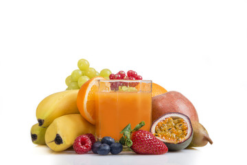 Multivitaminsaft, aus Beeren, Maracuja, Birne