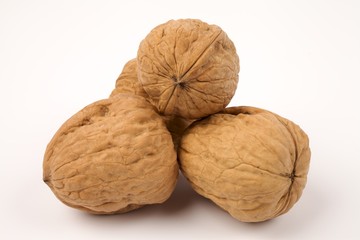 Vier Walnüsse Schrägsicht