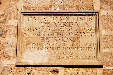 Cáceres, placa conmemorativa, Franco, dictadura