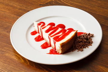 cheesecake with strawberry sauce