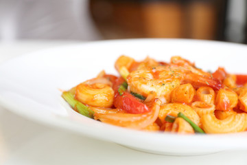 pasta with shrimp and tomato