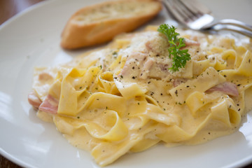 fettuccine carbonara