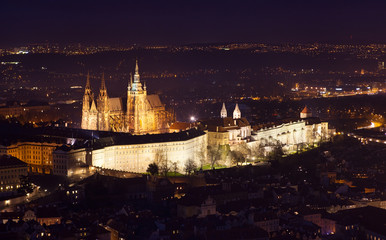 Fototapeta na wymiar St Vitus Cathedral in Prague lit up at night.