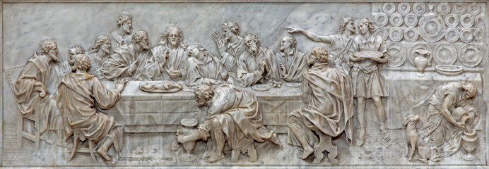 Padua - The relief of Last supper in Basilica del Carmine