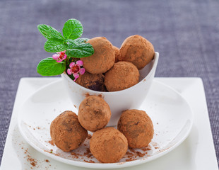 Vegan raw truffles
