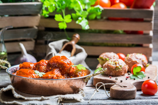 Hot meatballs with tomato sauce