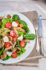 Salad with noodles and vegetables