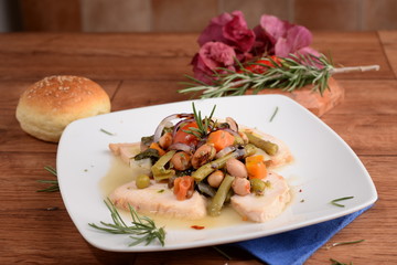 SLICED CHICKEN BREAST WITH VEGETABLES
