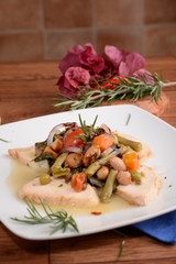 SLICED CHICKEN BREAST WITH VEGETABLES