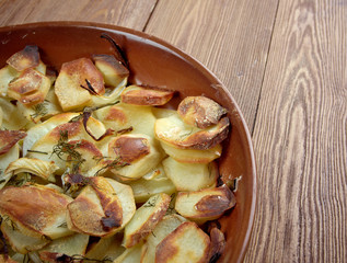 Potato and onion gratin