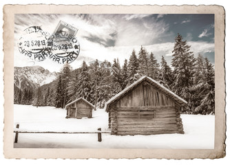 vecchia cartolina di montagna innevata