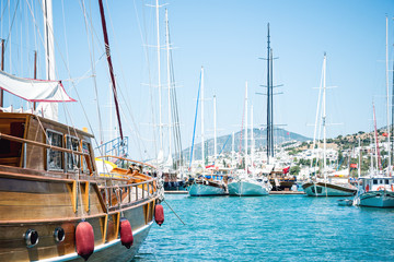Obraz premium Marina with docked yachts