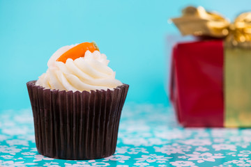  birthday cup cake with gift box and ribbon