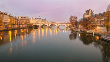 Fototapeta na wymiar Old Town of Paris (France) in the sunrise