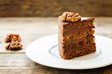 chocolate cake with walnuts