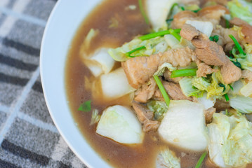 Fried pork with cabbage