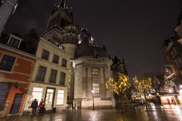 Obraz premium aachener dom at night