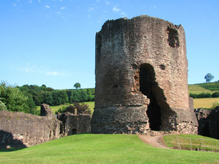 Fototapeta na wymiar Great Tower Skenfrith Castle River Monnow